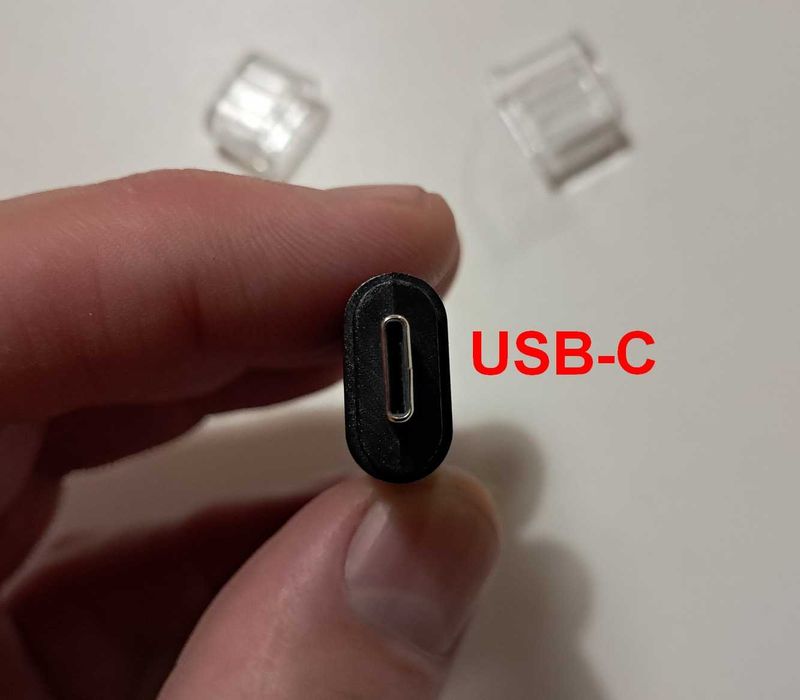Praktyczny czytnik dla kart pamięci SD micro TF na złącze USB i USB-C