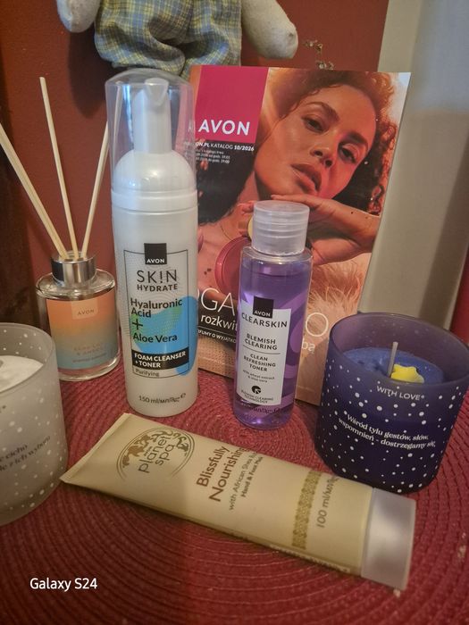 Zestaw AVON Pielęgnacja Twarzy i Dłoni – Pianka, Tonik Clearskin, Krem Planet Spa