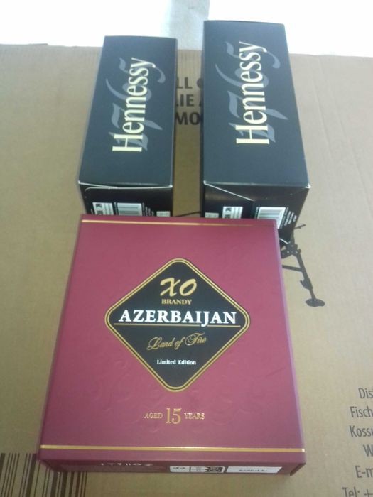 Подарункова коробка коньяку Хенесі / подарочная упаковка Hennessy