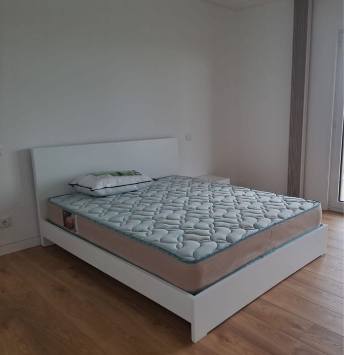 Vendo cama completa + colchão