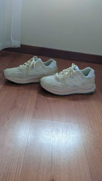Tênis feminino New Balance amarelo claro n° 40