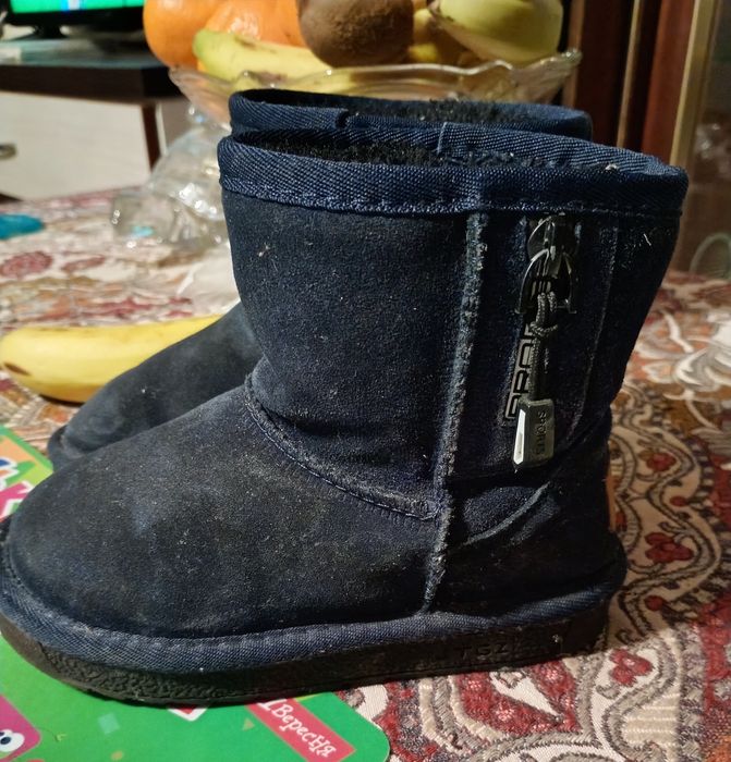 Продам зимние угги в хорошем состоянии