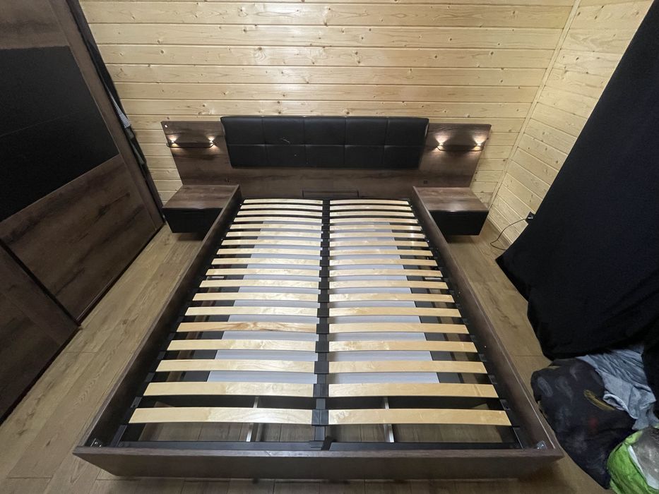 Łóżko 160x200 Kassel dąb monastery z szafkami nocnymi i stelażem