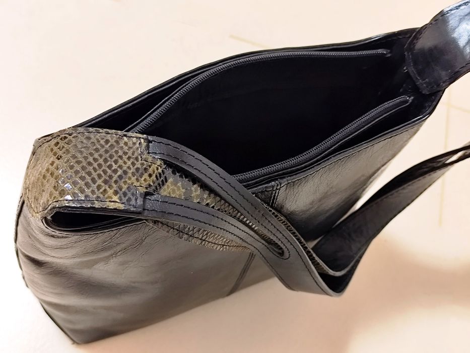 Mala Preta em Pele Genuína - M. Bello's (Nova)