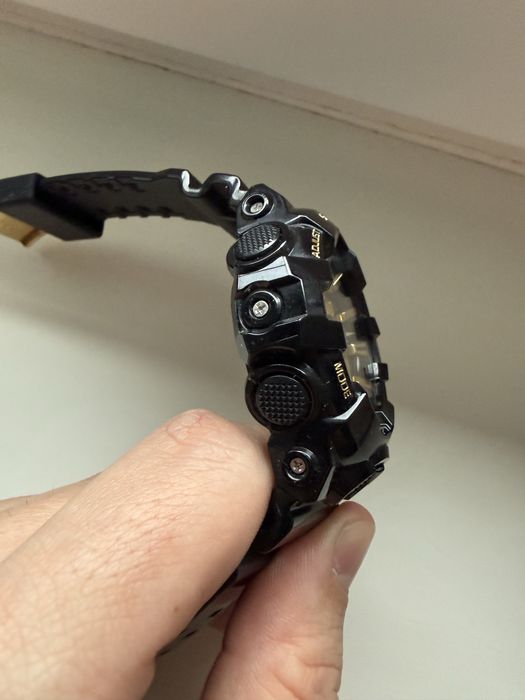 Casio G-shock GA-710GB-1AER