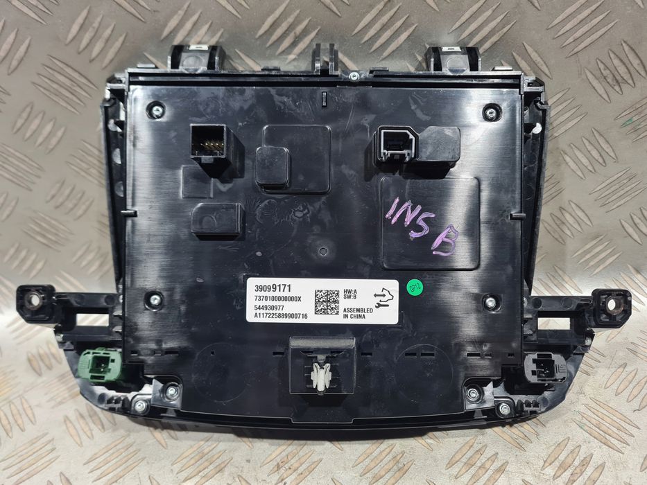 ekran wyświetlacz monitor opel insignia b