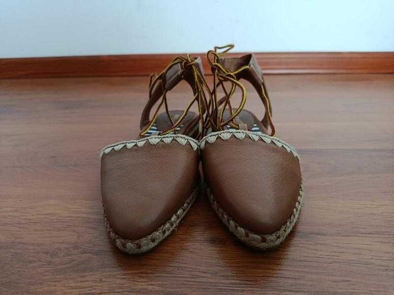 Еспадрильї-сандалії Nine West nwunah (колекція з акцентом на шнурівку)