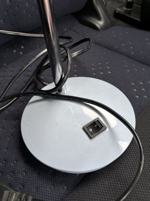 Lampka biurkowa – sprawna