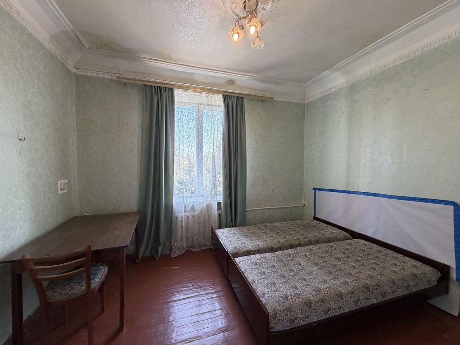 Продаж 2-кімнатної квартири вул. Вадима Гурова, 11