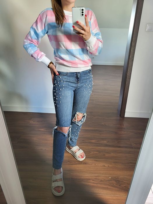 Jeansy mom z ozdobnymi elementami - rozmiar 34