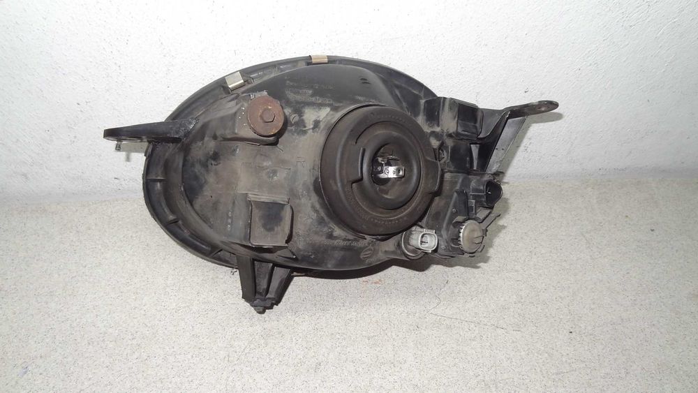 Toyota corolla E11 98-00 lampa przód prawa europa