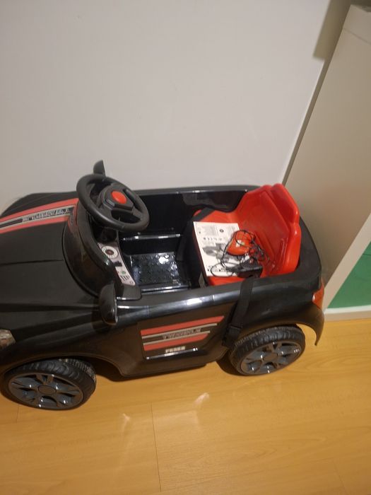 Carro elétrico Twinkle Car com comando  12v FEBER