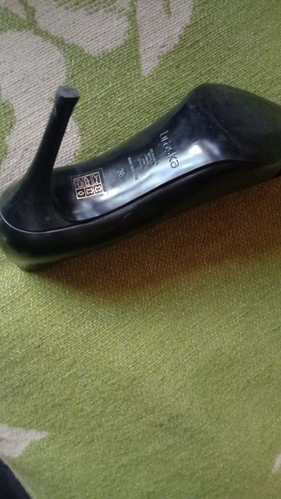 Продам женские туфли