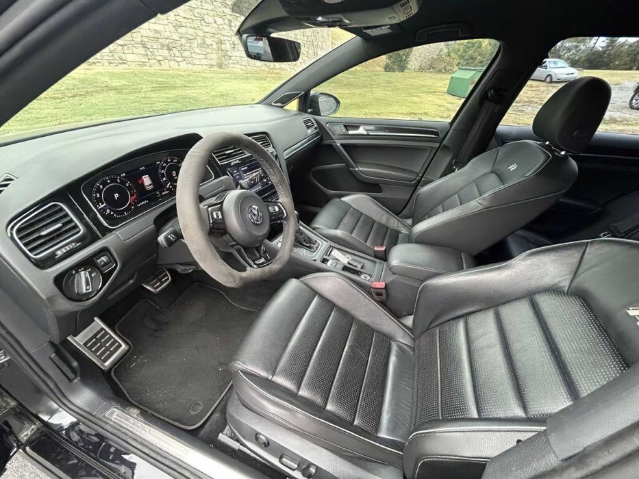 Volkswagen Golf R 4Motion      2019