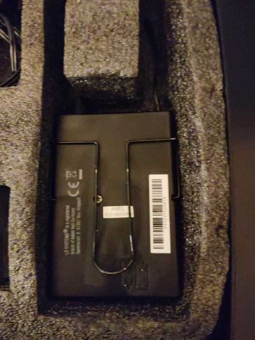 Sistema  In-Ear UHF da LD Systems.

- Modelo MEI100G2.
Consiste em transmissor estéreo de 9,5" MEI 100 T, receptor de corpo MEI 100 G2