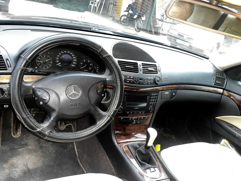 Mercedes-Benz E220