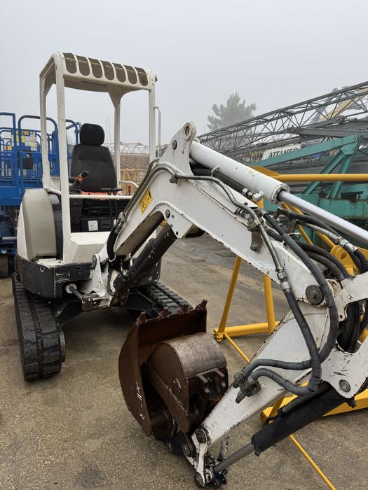 Mini Escavadora Giratória YANMAR VIO 20 (usada)