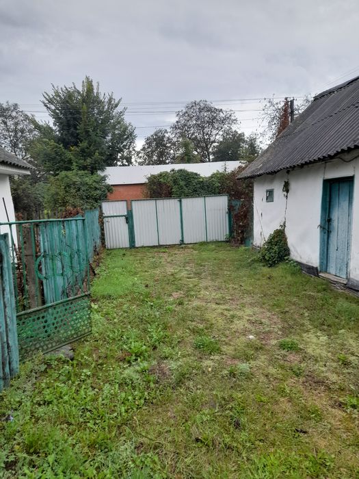 Продам хату в с. Стрієва