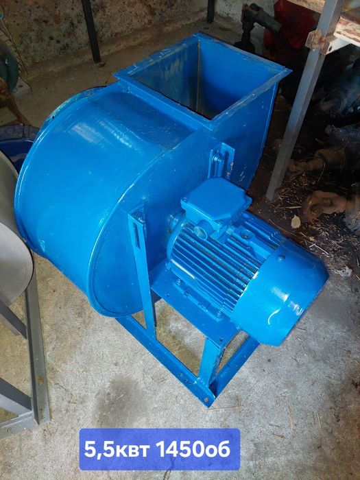 Вентилятор.  Витяжка. Улітка.