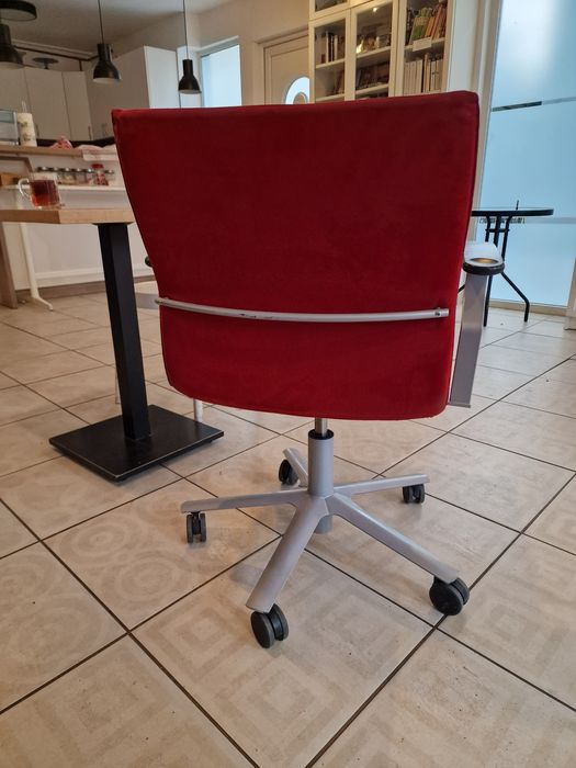 Krzesło obracane biurowe na kółkach