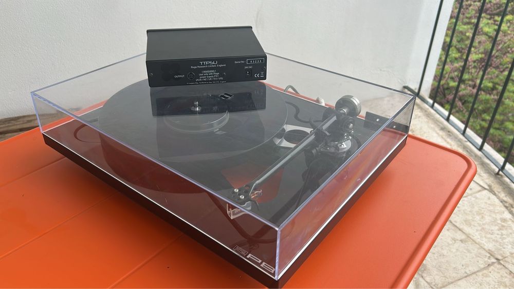 Rega RP8 + agulha “DYNAVECTOR XX-2 MKII” + TT-PSU +Caixa acrilico REGA