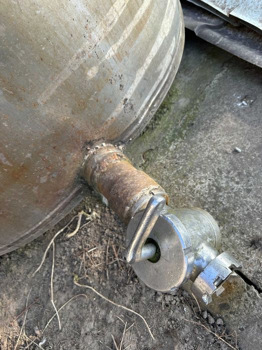 Чан з нержавіючої сталі