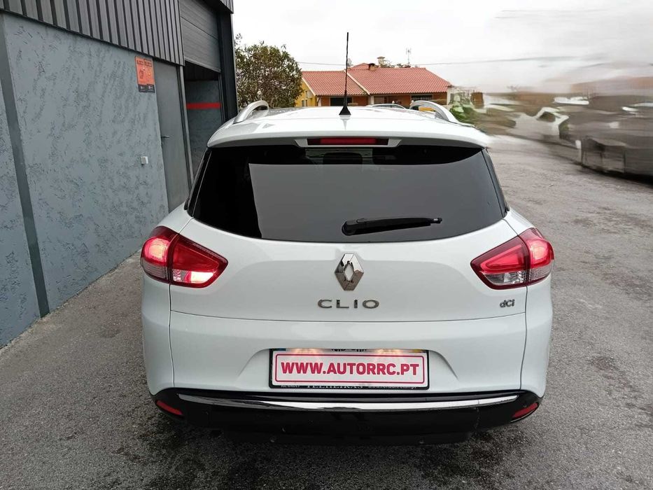 Renault Clio 1.5 dci Limited c/iva - Nacional ( pequeno sinistro )