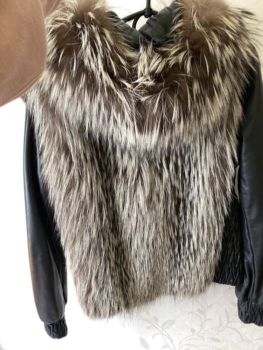 Куртка жилетка   из Чернобурки , состояние новой. Торг!