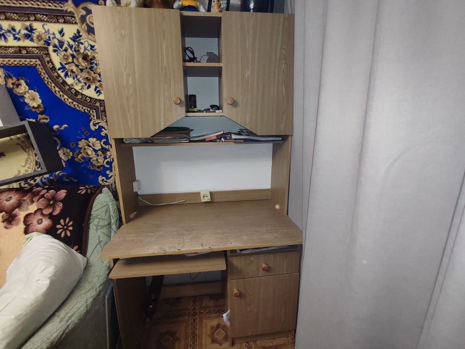 Стіл письмовий компьютерний