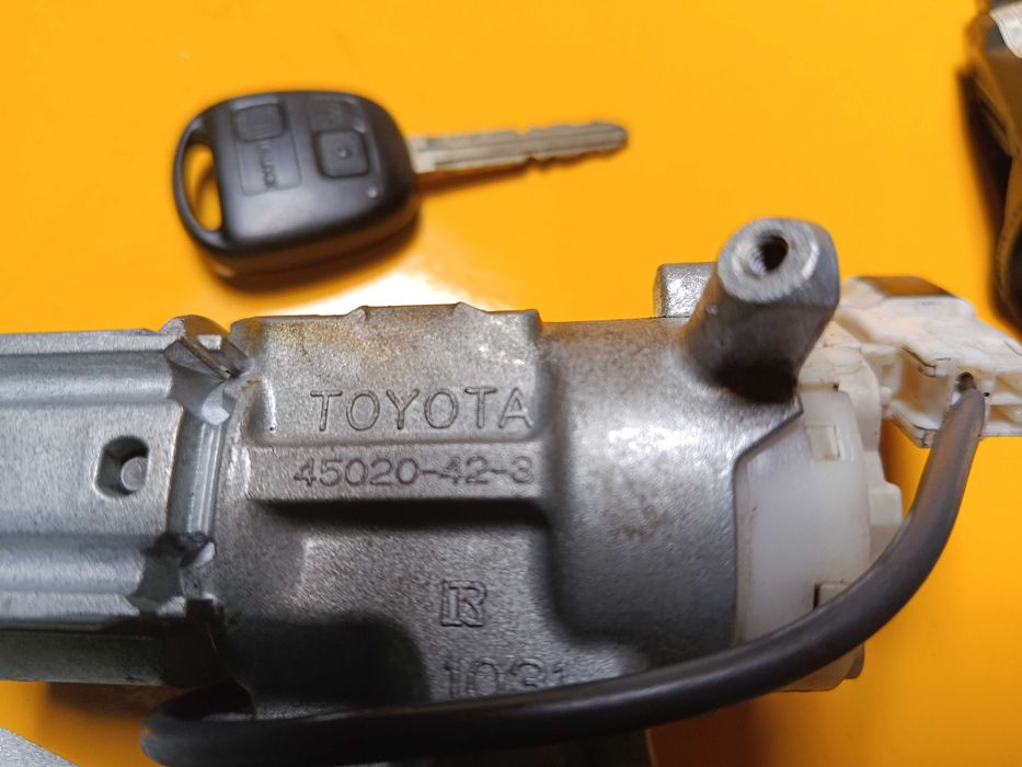 Замок зажигания для Toyota Rav 4 з 00-05 р.в.