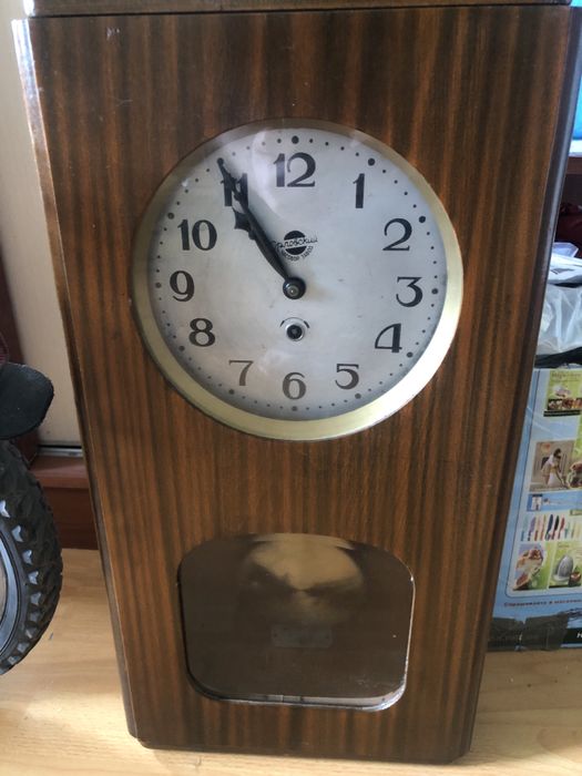 Продам часы с маятником