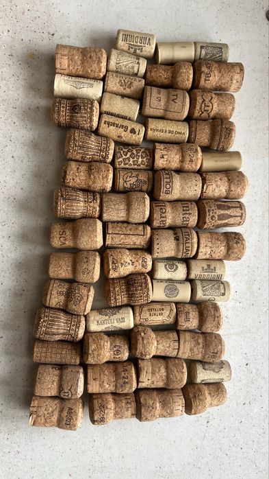 Колекція корків (корки, пробки)