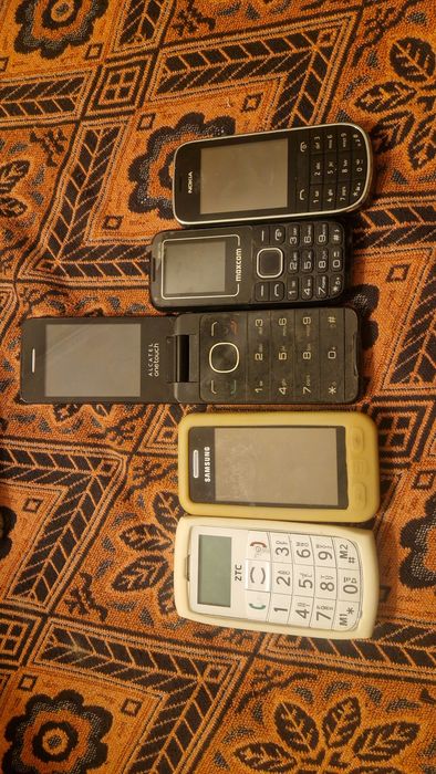 Telemóveis varios