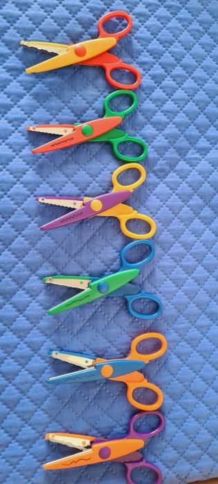 Conjunto de tesouras para contes divertidos