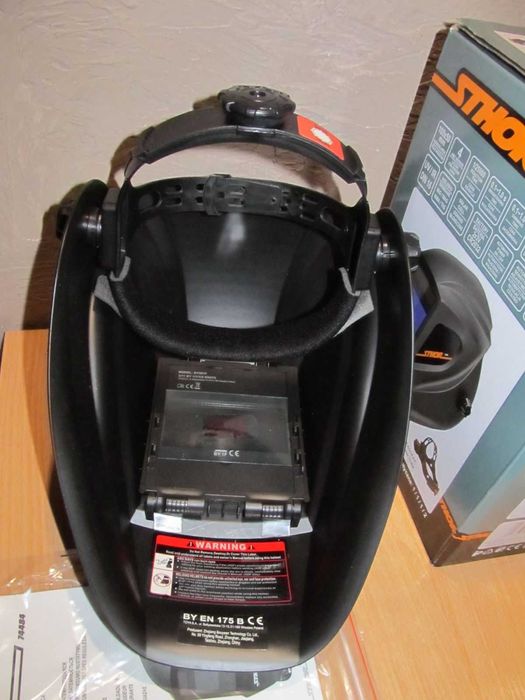 Зварювальна маска Sthor 74484 самозатемняющимся фильтром