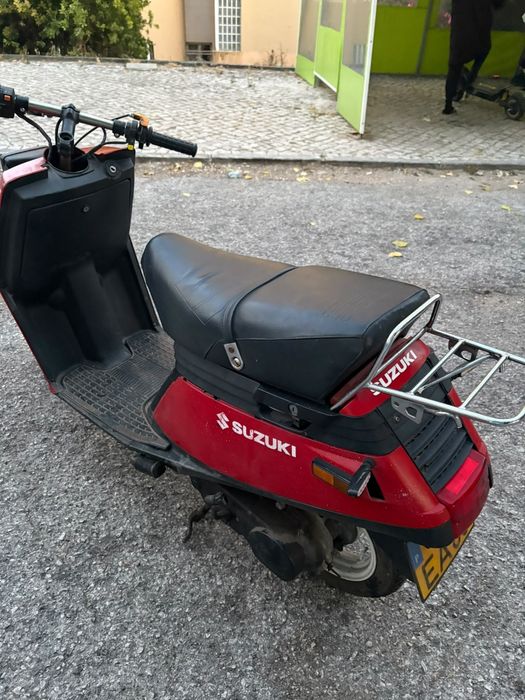 Vendo o troco Scooter suzuki 50c