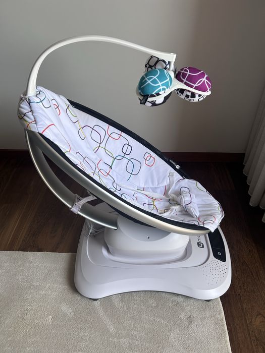 4moms mamaRoo 4.0 com redutor incluído em caixa