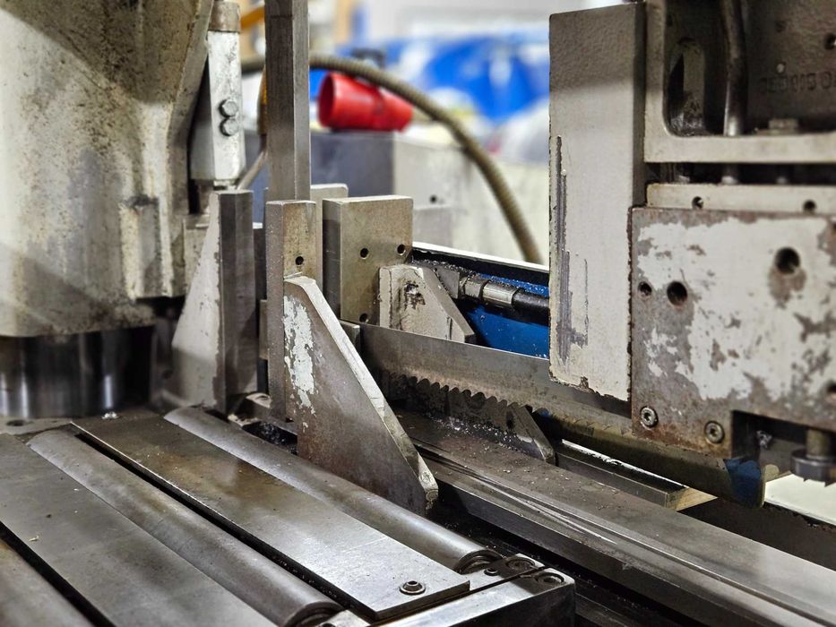Автоматичний стрічкопильний верстат Behringer - HBP 263 A/CNC