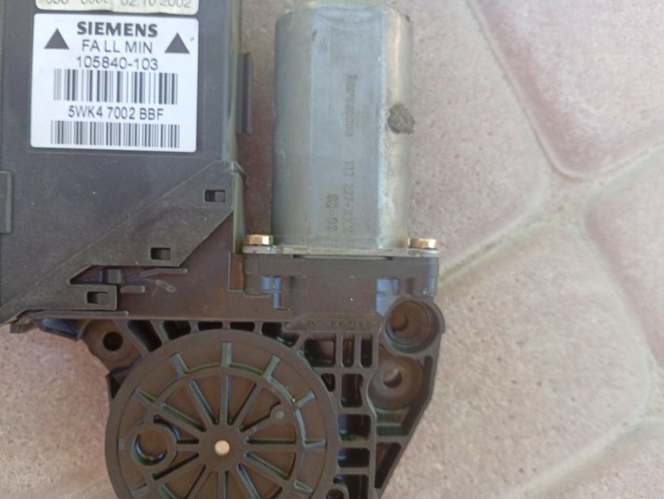 Mechanizm otwierania szyb