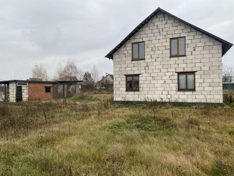 Терміново продам новий будинок в смт.Брусилів 70 км.,м.Киів