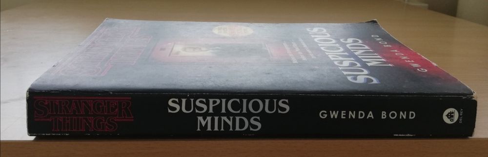 Livro "Suspicious Minds" de Gwenda Bond