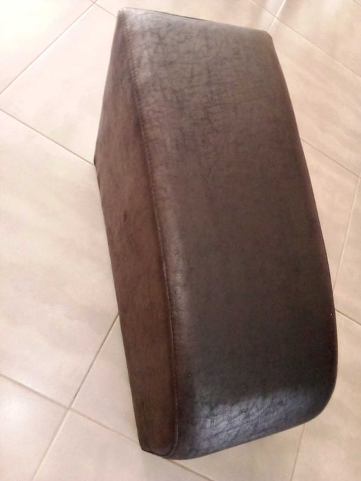 Sofas um de 3 lugares outro de 2.