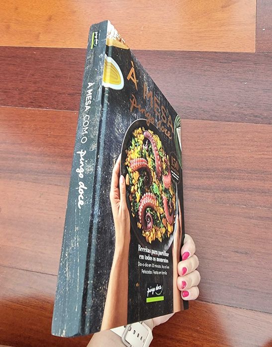 Livro "À Mesa com o Pingo Doce - 150 Receitas"