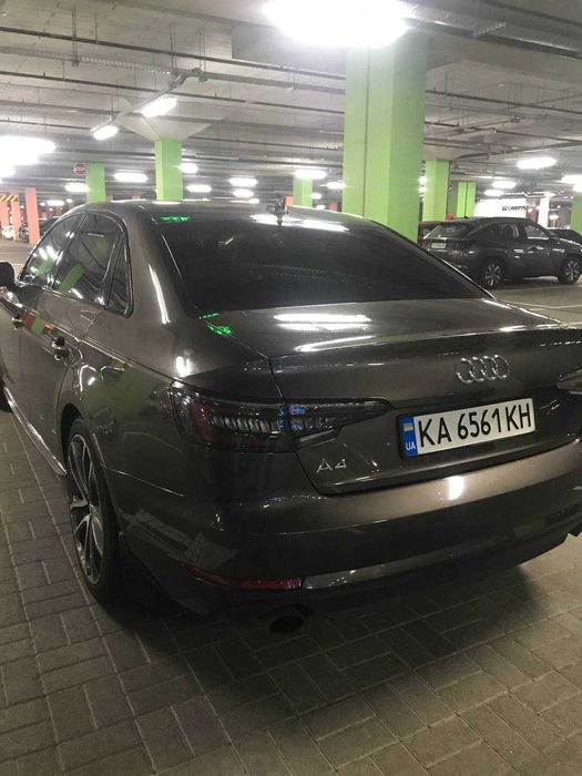 Продаю Audi A4 2016