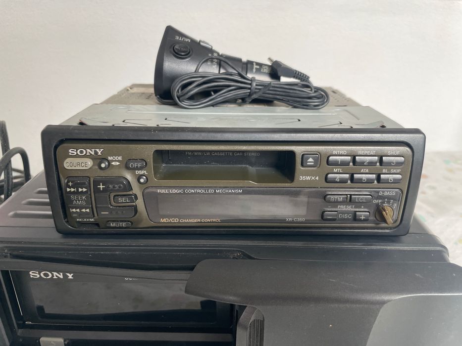Auto Rádio + Caixa de CD Sony
