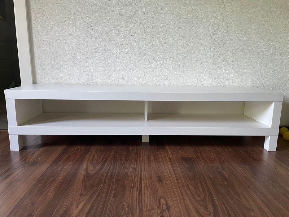 Mesa TV ou sala/quarto/escritorio IKEA óptimo estado