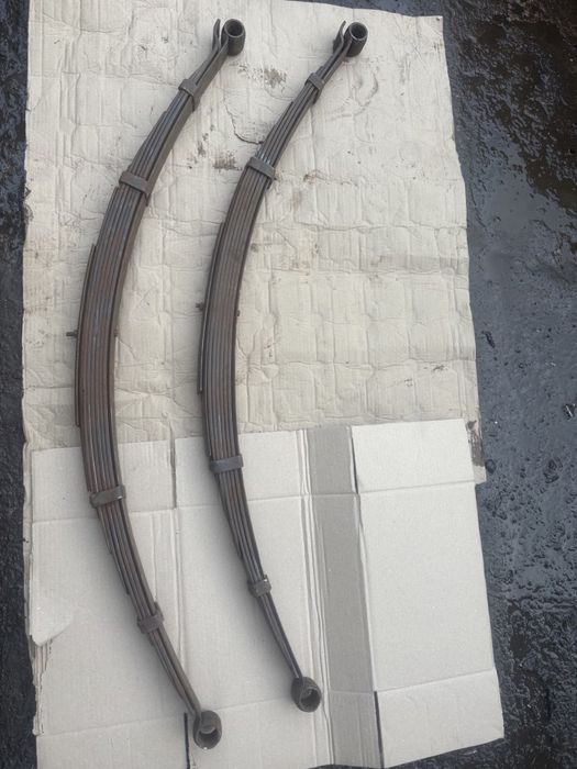 Рессоры с машины 2 шт