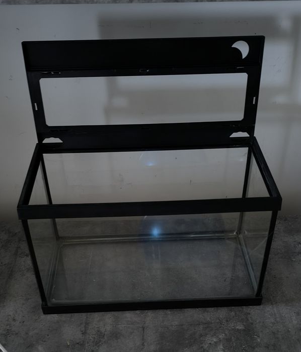 Vendo aquário para desocupar