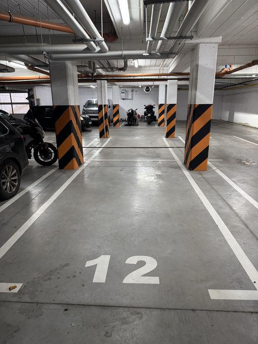 Podwójne miejsce postojowe w garażu podziemnym. Ulica Gagarina