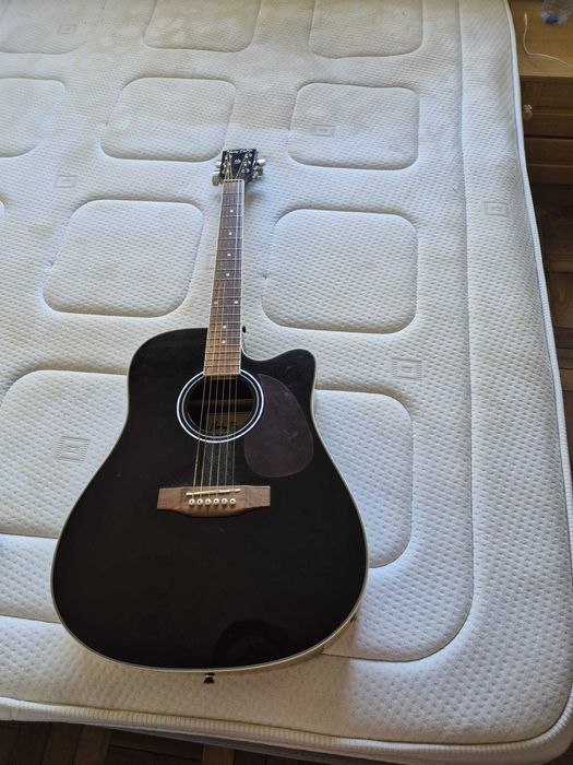 Guitarra eletroacustica pronta a usar